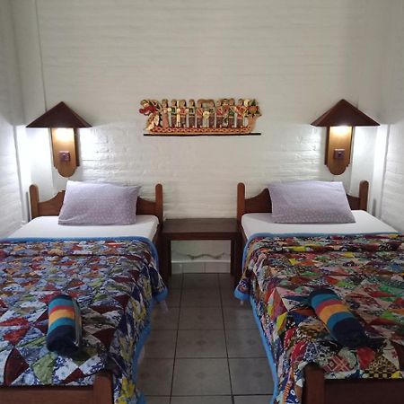 Rini Hotel 罗威那 外观 照片