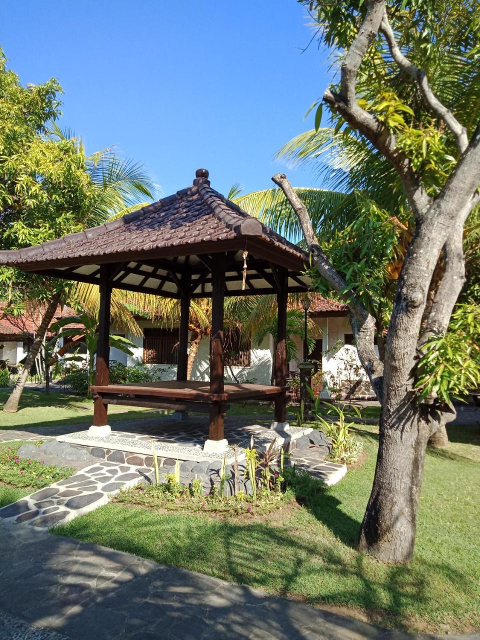 Rini Hotel 罗威那 外观 照片