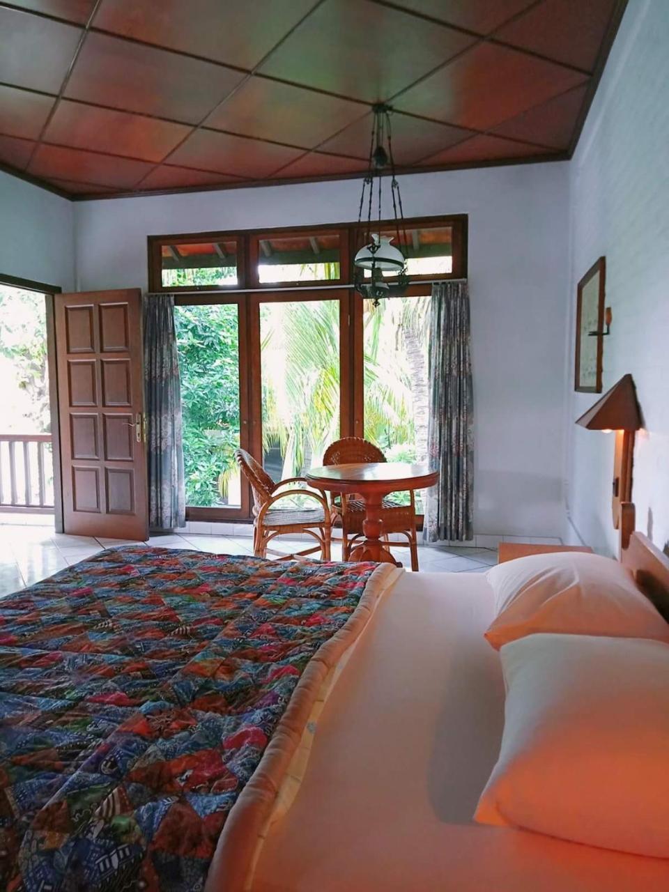Rini Hotel 罗威那 客房 照片