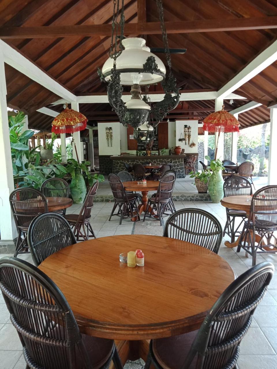 Rini Hotel 罗威那 外观 照片